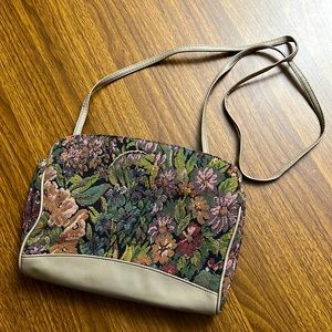 VINTAGE 90’s floral upholstery purse